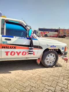 Hilux Toyota 03081766020 con