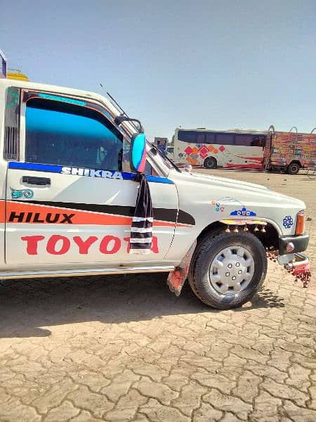 Hilux Toyota 03081766020 con 0
