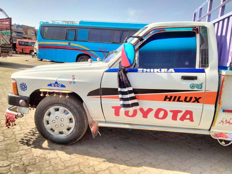 Hilux Toyota 03081766020 con 14
