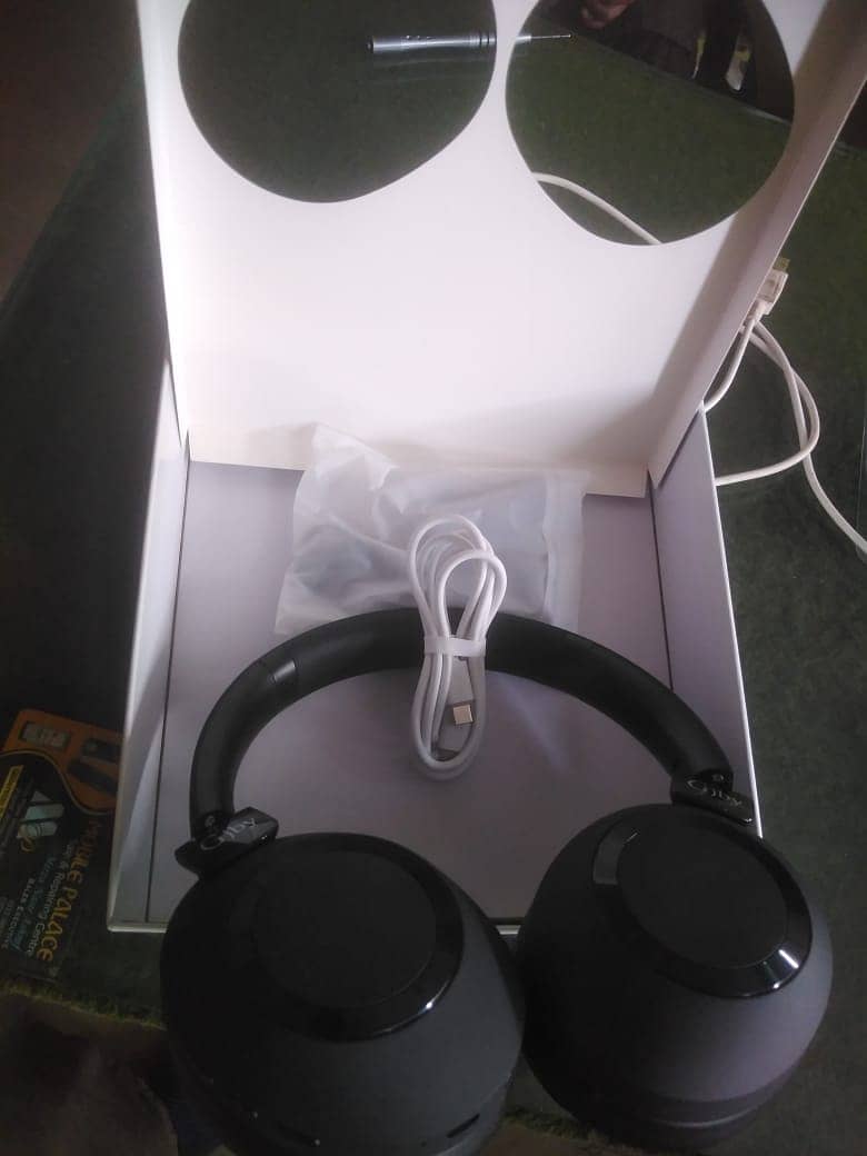 Headphone with noise cancellation and 360 surround sound by GJBY. 3