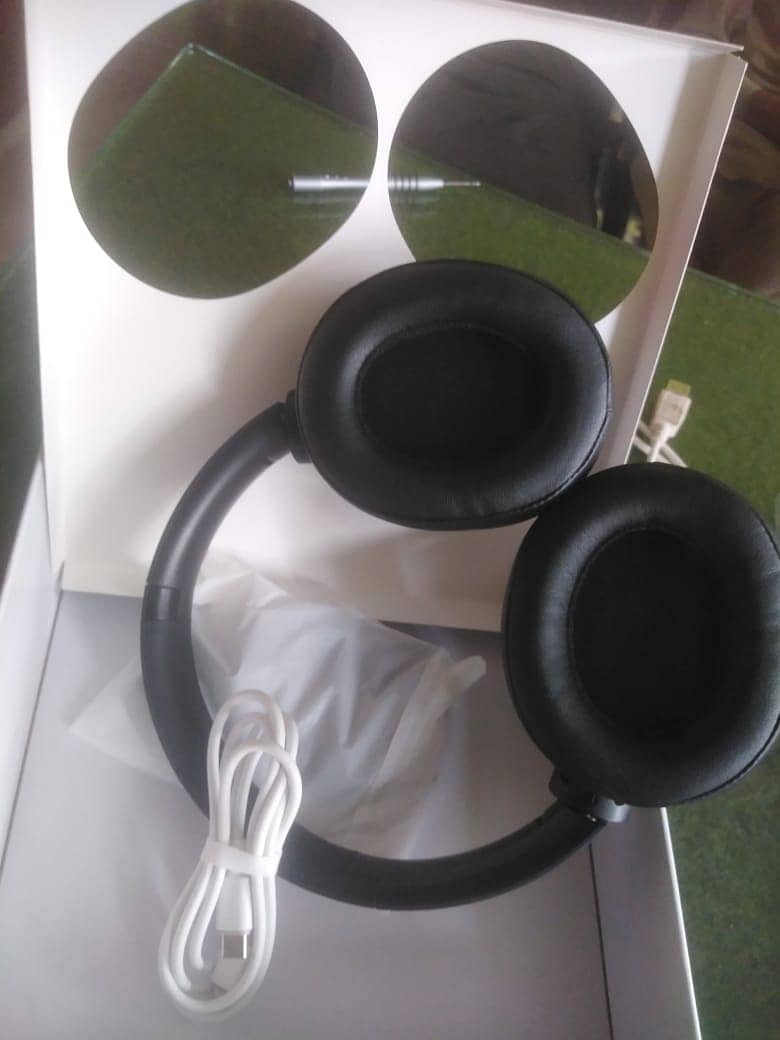 Headphone with noise cancellation and 360 surround sound by GJBY. 5