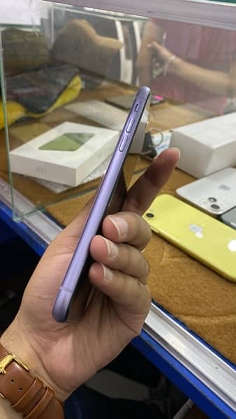 iphone 11 64GB Purple/Red/Black Factory Unlock 4 months sim time 3