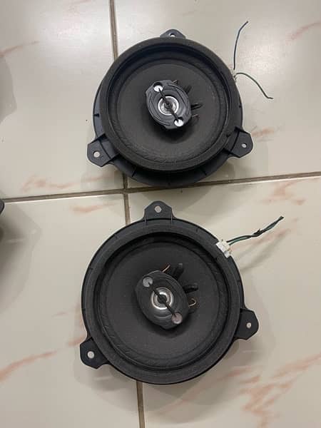 4 jbl car speakers used  and 2 original grande speakers brand new 2