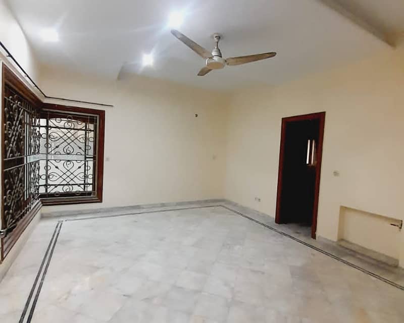 1 Kanal Full House Available For Rent In DHA Phase 3 Lahore 20