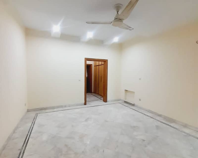 1 Kanal Full House Available For Rent In DHA Phase 3 Lahore 23