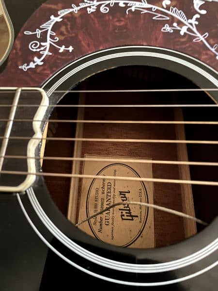 Gibson Sj-500 studio Semi Acoustic guitar 6