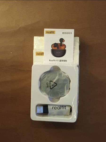 RealFit F2 Earbuds 2