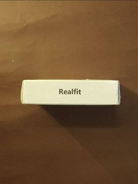 RealFit F2 Earbuds 3