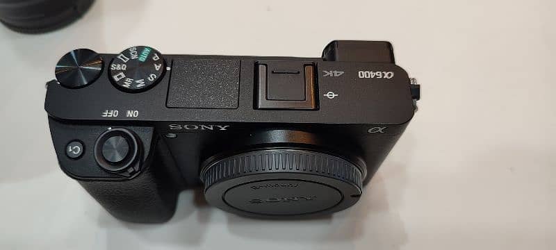 SONY A6400 WITH 18-135mm LENS 
WITH BOX 4