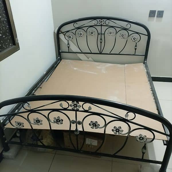 Large size single bed available 0