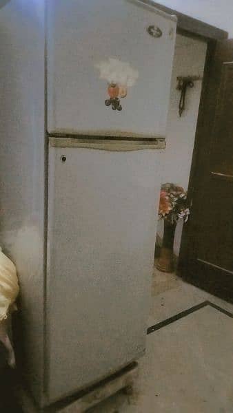 Refrigerator for urgent sale 0