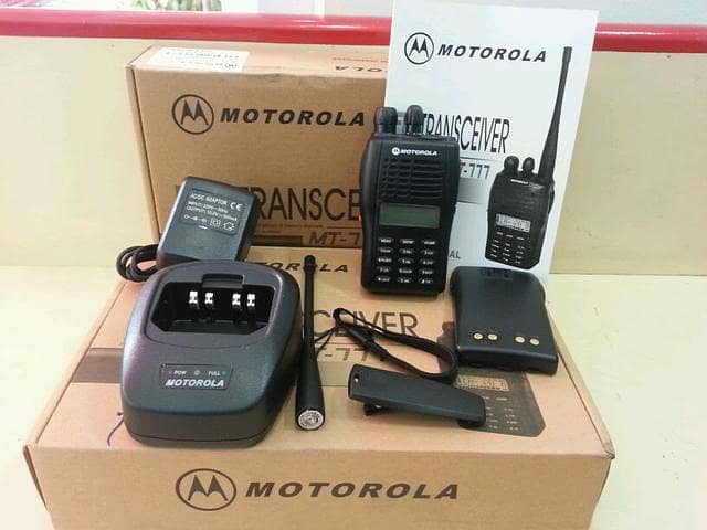 Motorola MT777 Two way radio walkie talkie handheld UHF-VHF Supported 4