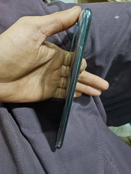 selling my Xiaomi Redmi note 10 minor crack touch 2