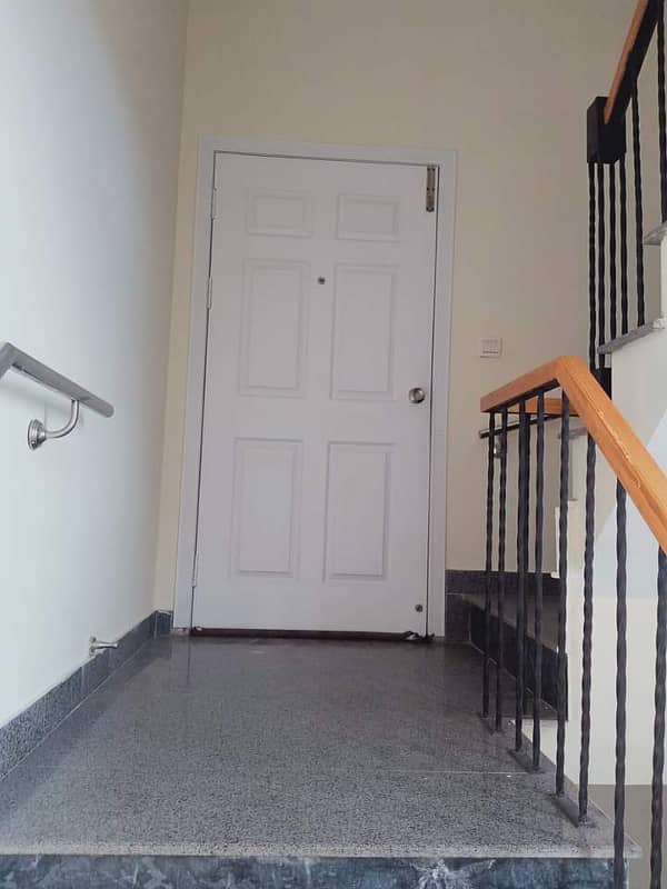 10 Marla Upper Portion For Rent In LDA Avenue One 11