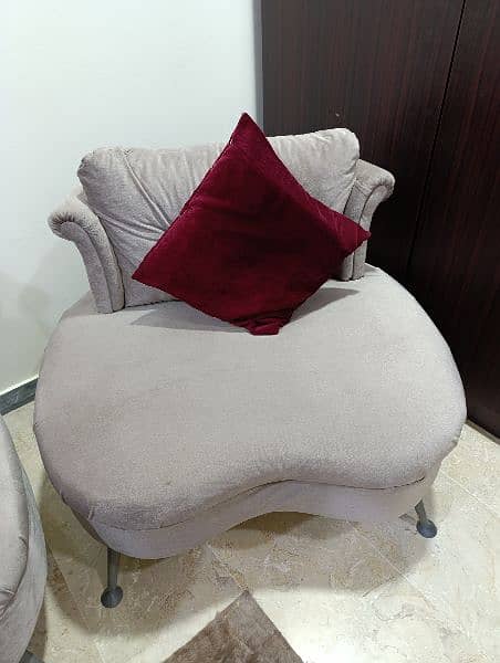 Grey Velvet 5 Seater Sofa Set. 3