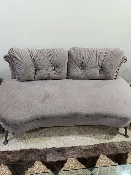 Grey Velvet 5 Seater Sofa Set. 4