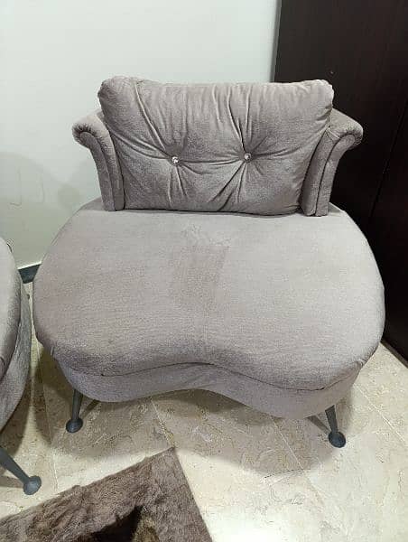 Grey Velvet 5 Seater Sofa Set. 5