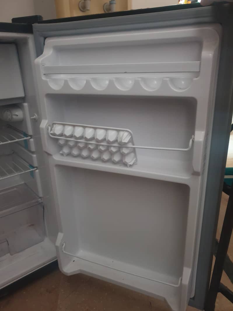Dawlance Mini Refrigerator Single Door For Sale 1