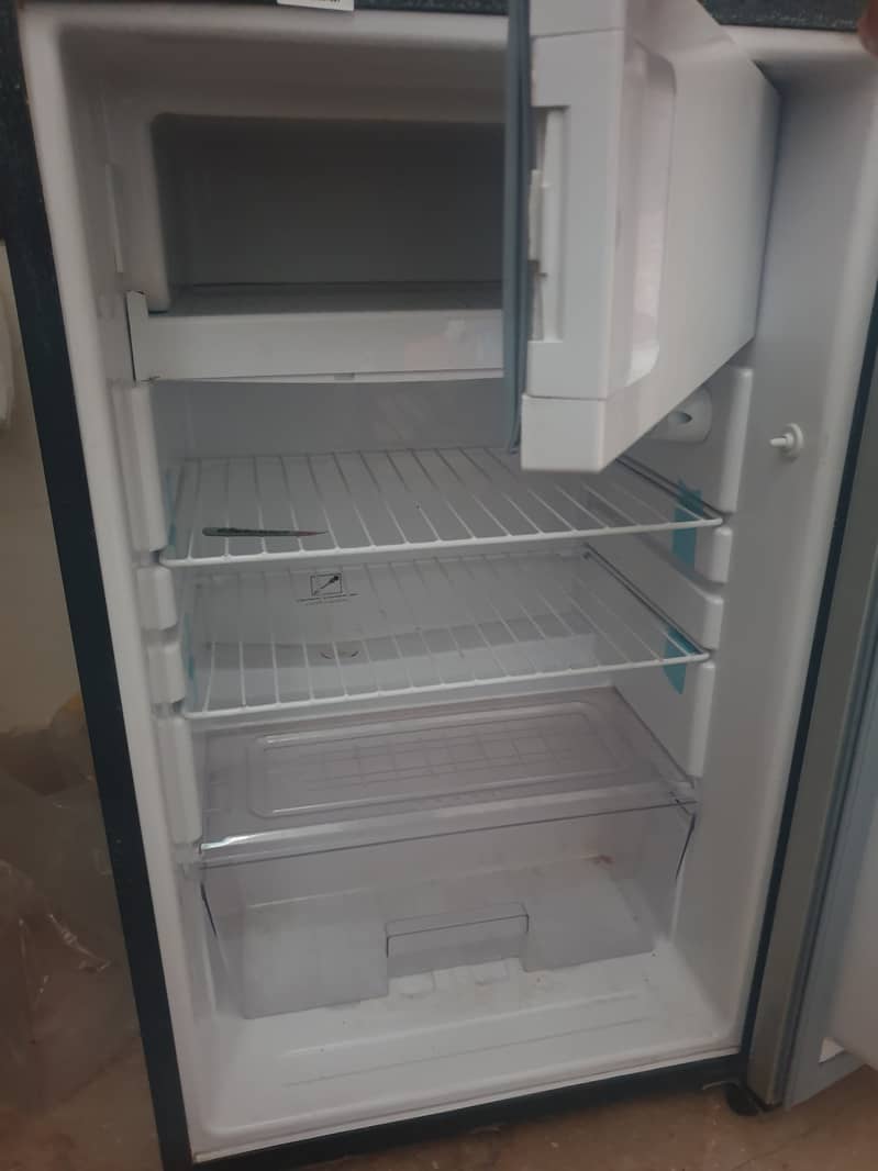 Dawlance Mini Refrigerator Single Door For Sale 2
