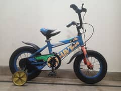 12 INCH IMPORTED CYCLE FOR 2 TO 7 YEAR KIDS 1 MONTH USED  03265153155