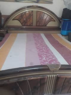 Two double beds are to be sell