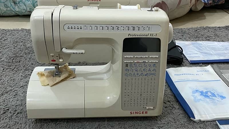 Singer Professional XL-1 Multifunctional Sewing Machine. 4