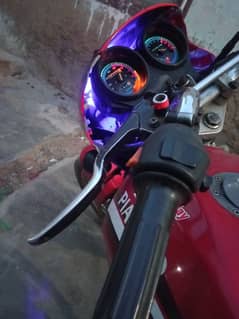 Ravi piaggio strom 125cc sporty look chake Describe