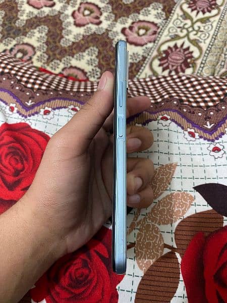 Vivo Y21A 4/64 With box and accessories 2