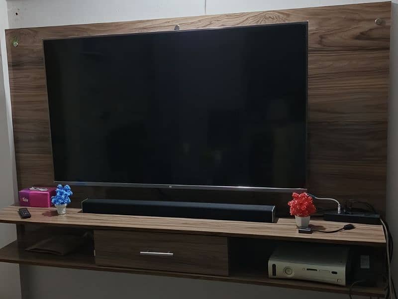 LED TV CONSOLE PANEL 0