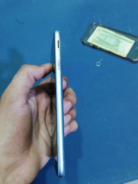 Samsung Galaxy J7 pro Little Glass break. 6