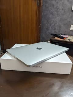 Macbook Air M1 16gb 256gb complete accessories