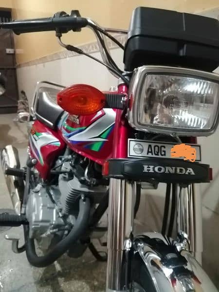 honda125 red colour 23model contact naber 03270233883 2