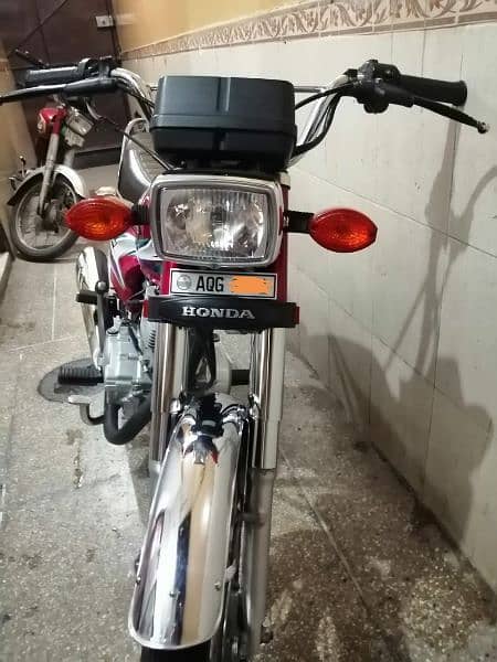 honda125 red colour 23model contact naber 03270233883 5