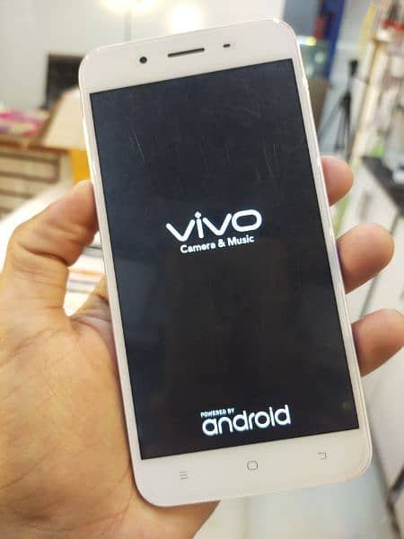Vivo y66 kiiit 4/64  10/10 condition only call&Whatsap  0313/050/7279 3