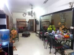 Flat 1st floor , 3 bed drawing /dining, west-open , corner, block-13d/1 near delhi sweets gulshan-e-iqbal 0