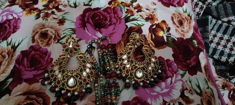 kundan style jewellery set necklace and earrings 1