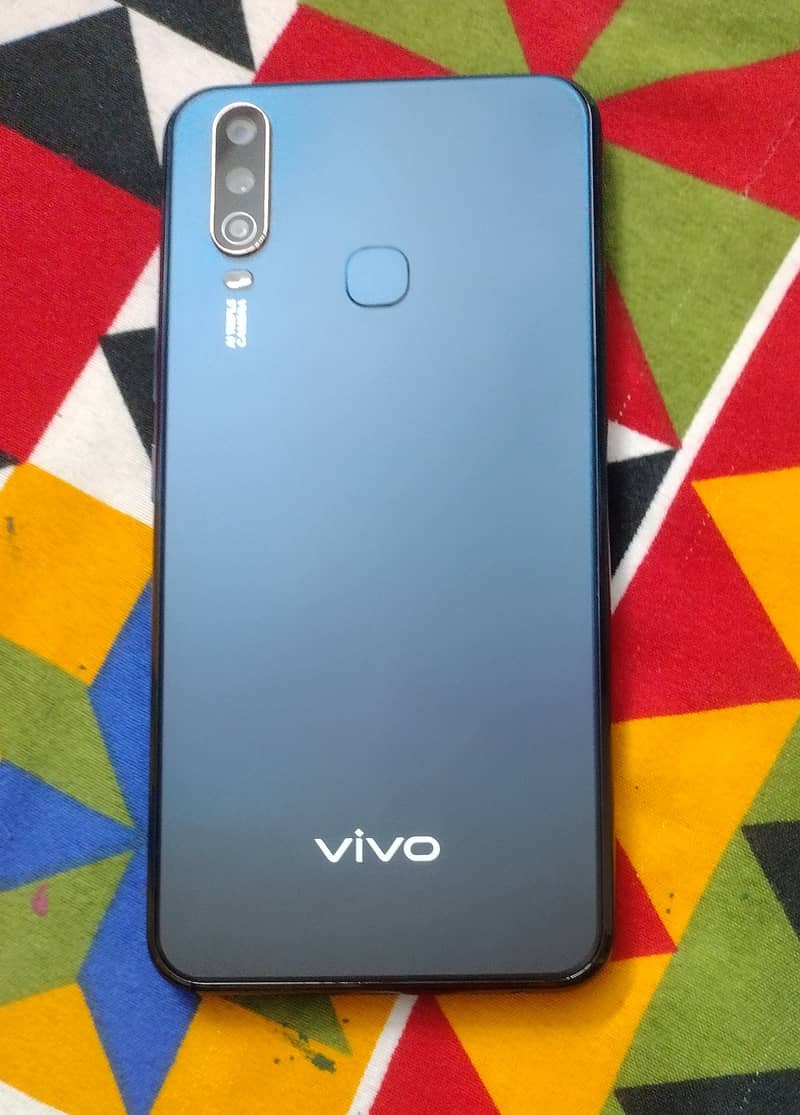 Sale is vivo y17 8/256 in 10/10 mint condition 0