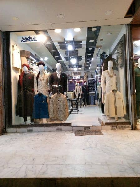 SHOP AVAILABLE FOR SALE AT PRIME LOCATED TARIQ ROAD 1