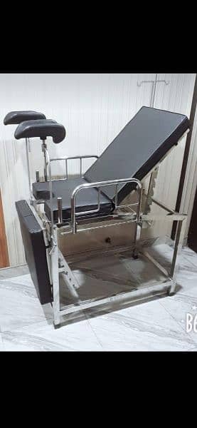 couch / hospital beds / delivery table  hospital equipment available 3