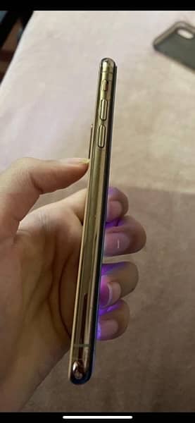 iPhone XS non pta with sim time 4 months 5
