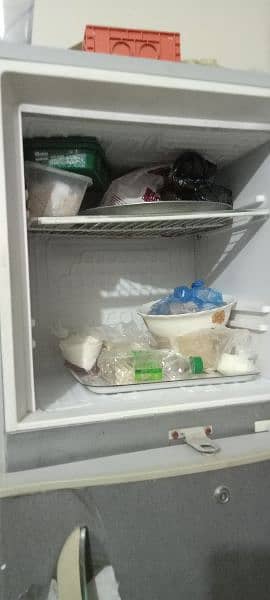 urgent sale fridge 2 door 3