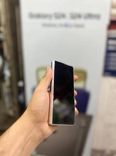 Samsung Z Fold 4 0