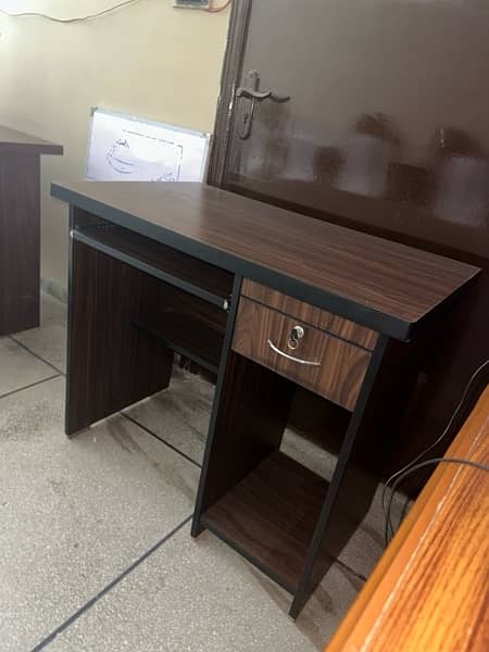 New office tables and chairs for sale 3