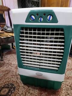 12 volts Air cooler 2 year use only