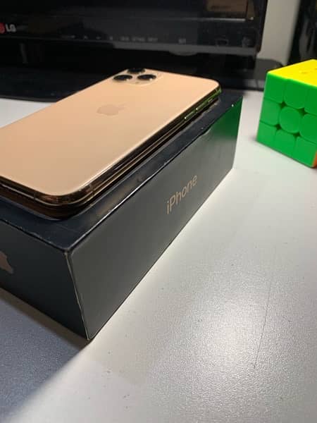 Iphone 11 pro pta approved 18