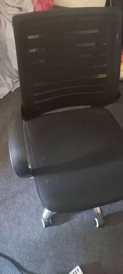4 office chairs for sale + 2 Tables 0