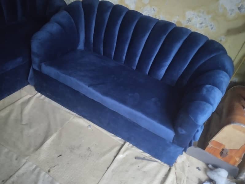 6 seater sofa 0