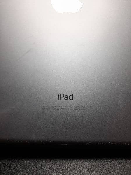 Ipad 6th generation wifi 32GB but charger is not working 7