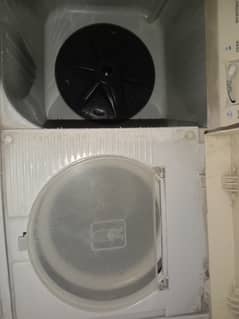Washing Machines & Dryers 0