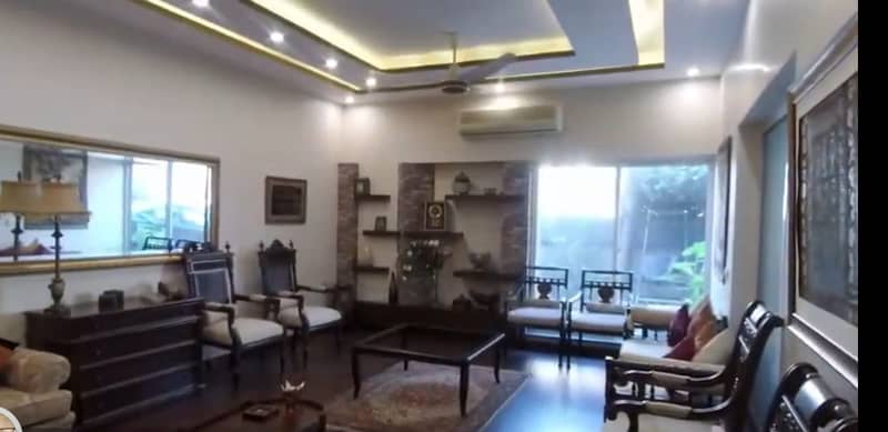 10 MARLA DOUBLE STOREY HOUSE AVAILABLE FOR SALE IN GULBERG LAHORE 5